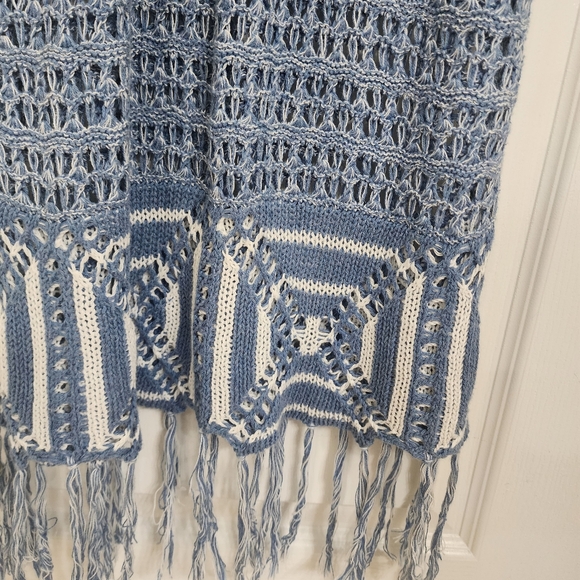 Heather B beautiful knotted crochet top/ cover - Picture 4 of 6